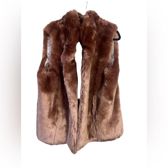 Donna Salyers Fabulous Furs Jackets & Blazers - NWT Donna Salyers Fabulous Furs GORGEOUS XL Faux Fur Vest